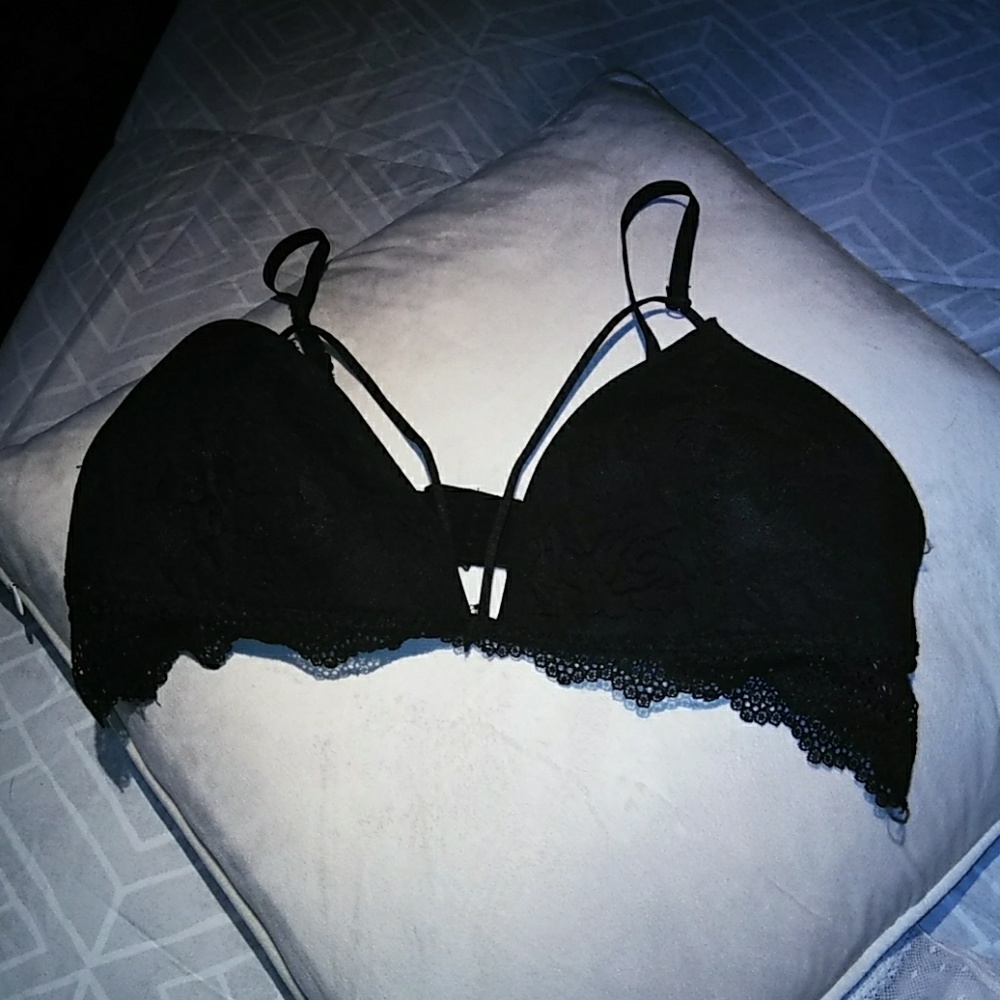 NWOT Black lacy strappy bralette